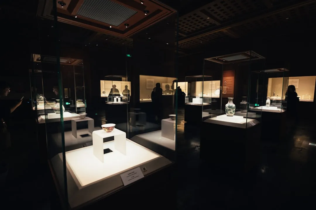 口腔清洁工具技术演进：电动牙刷头与冲牙器的协同应用分析